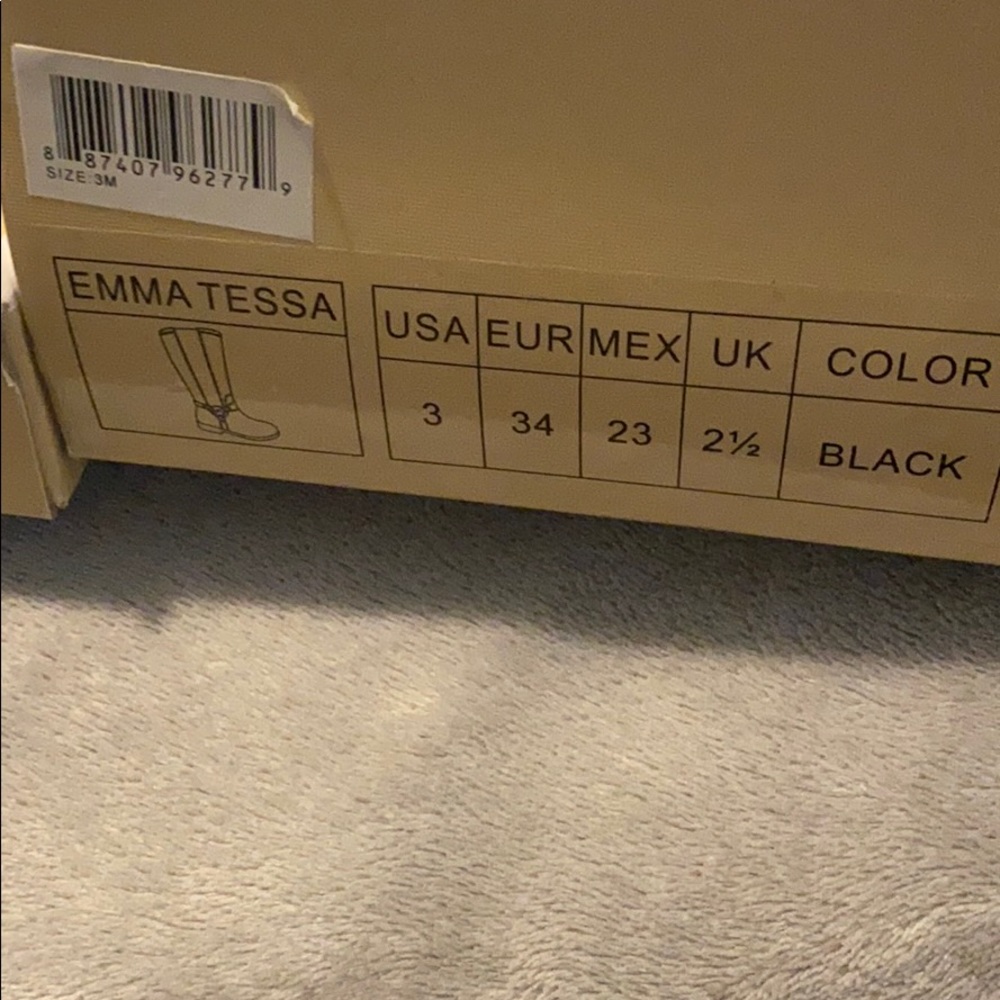 Boots - Picture 2 of 3